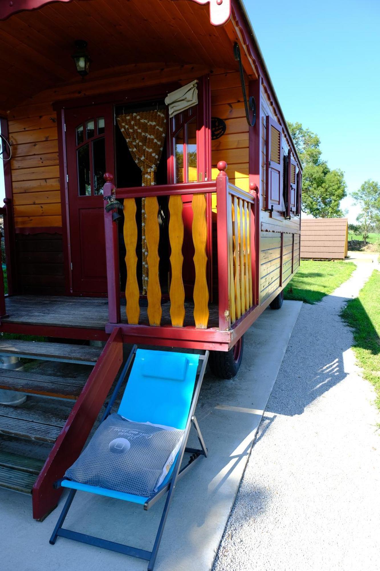 Les Roulottes De La Ferme Des Chanaux Saint-Julien-d'Ance Экстерьер фото